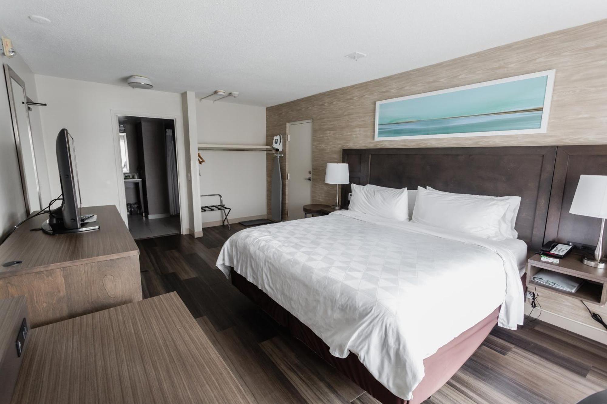 Holiday Inn Hotel Peterborough Waterfront By Ihg Exterior photo